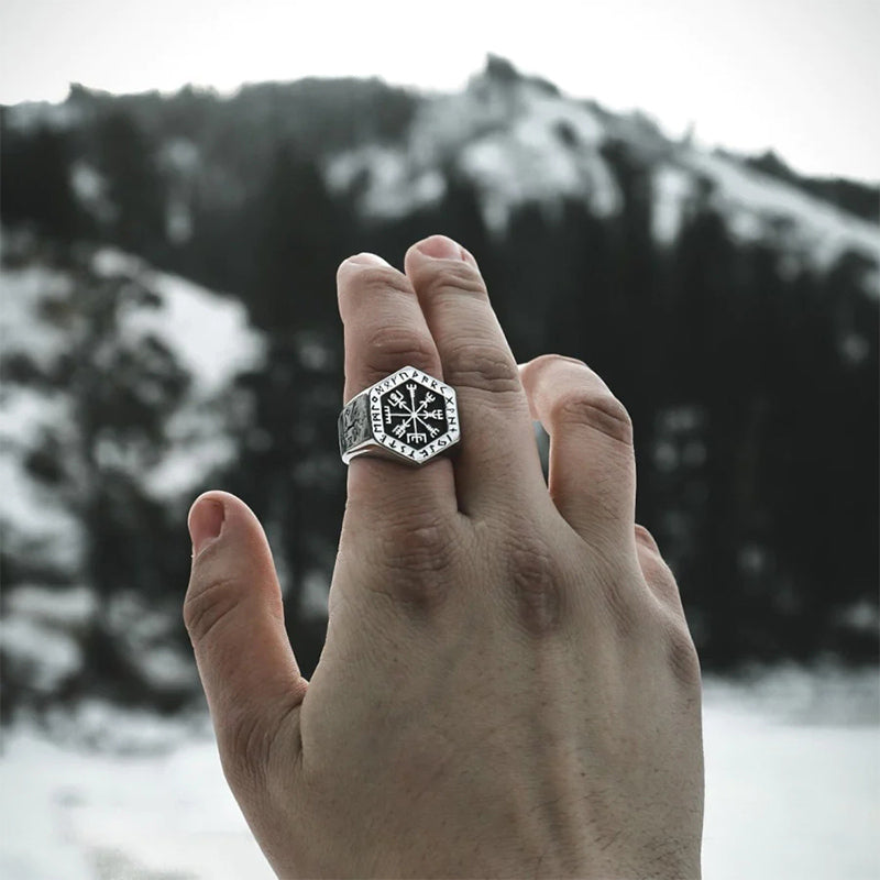 Vegvisir with Valknut Nordic Ring