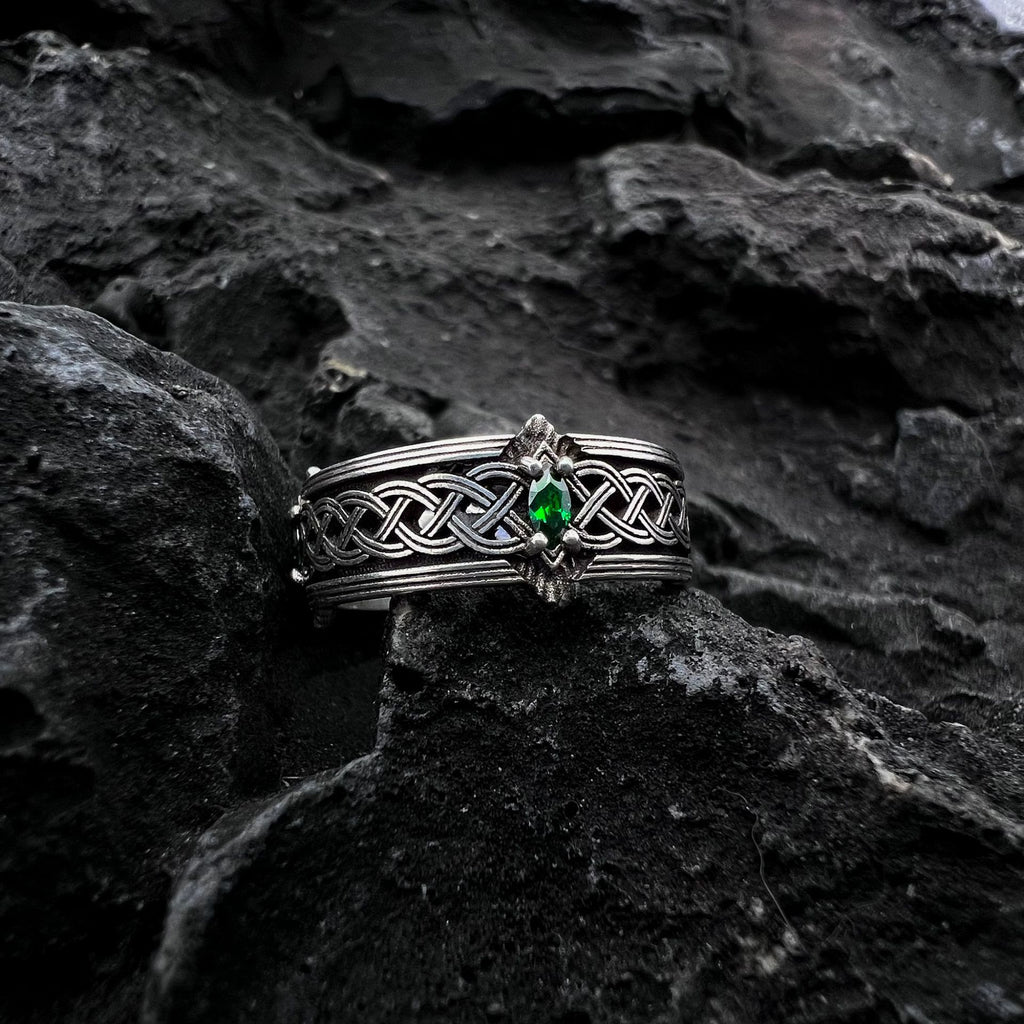 Green Gemstone Celtic Pattern Ring