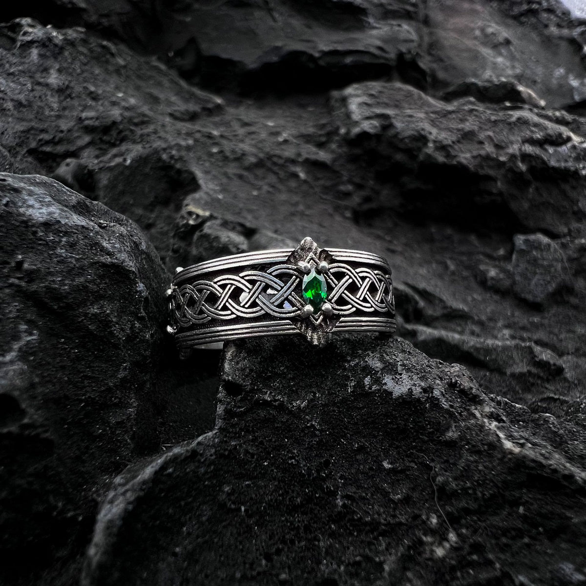 Green Gemstone Celtic Pattern Ring