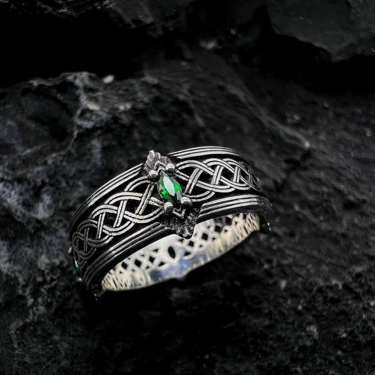 Green Gemstone Celtic Pattern Ring