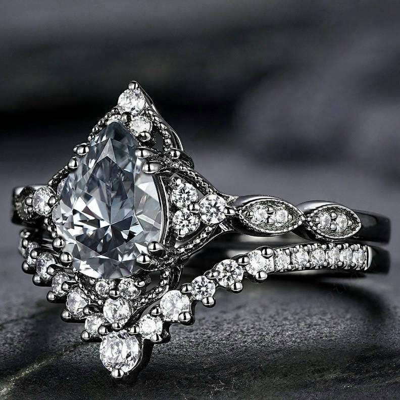 Tear of Freyja – Queen's Radiant Crown Ring Set