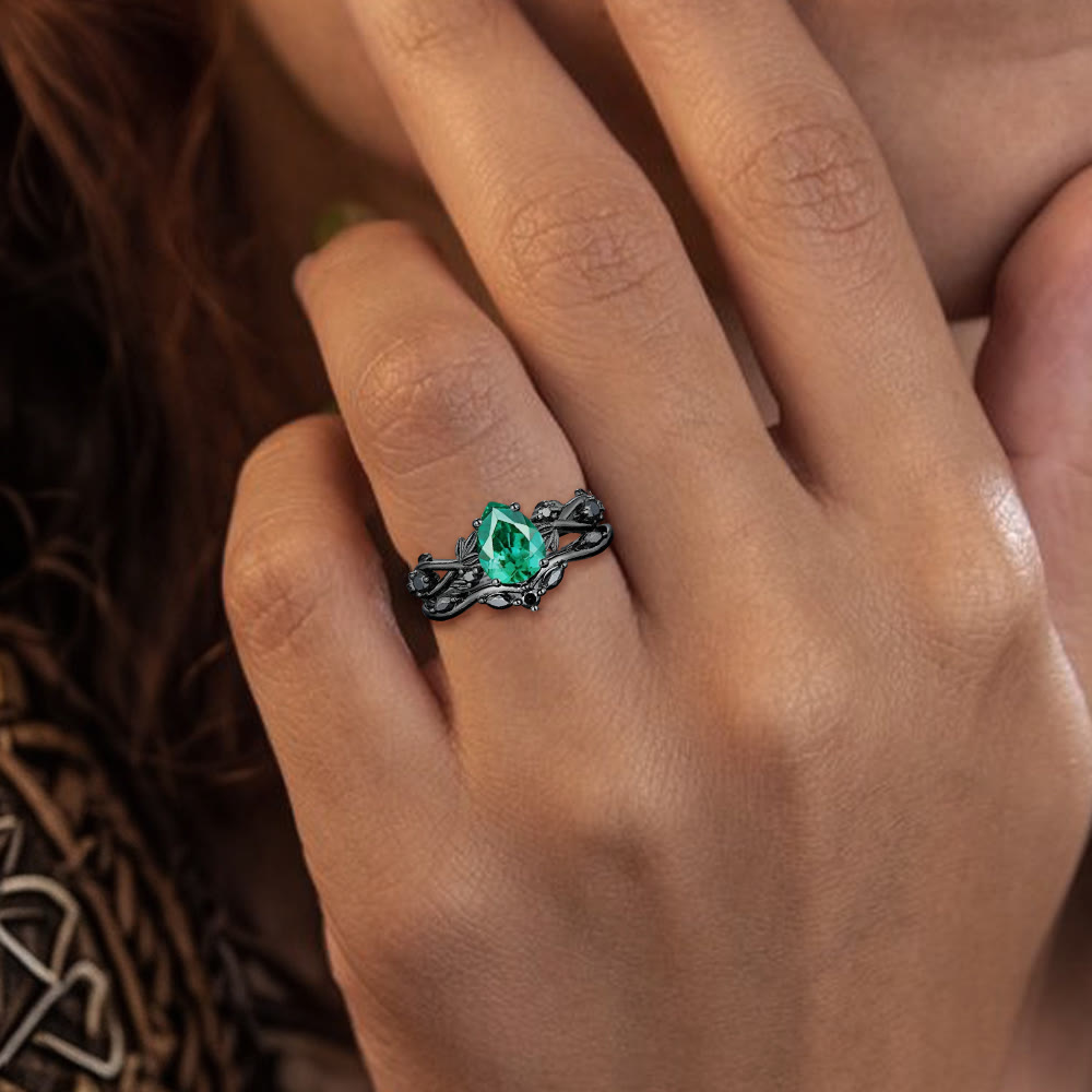Drop Of Yggdrasil Two Piece Ring Set
