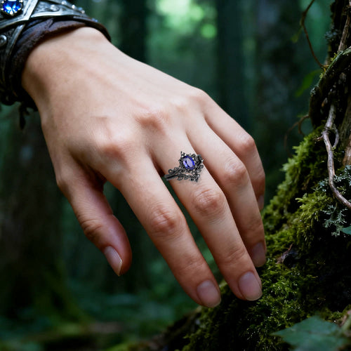 Black Oval Crown Ring Set