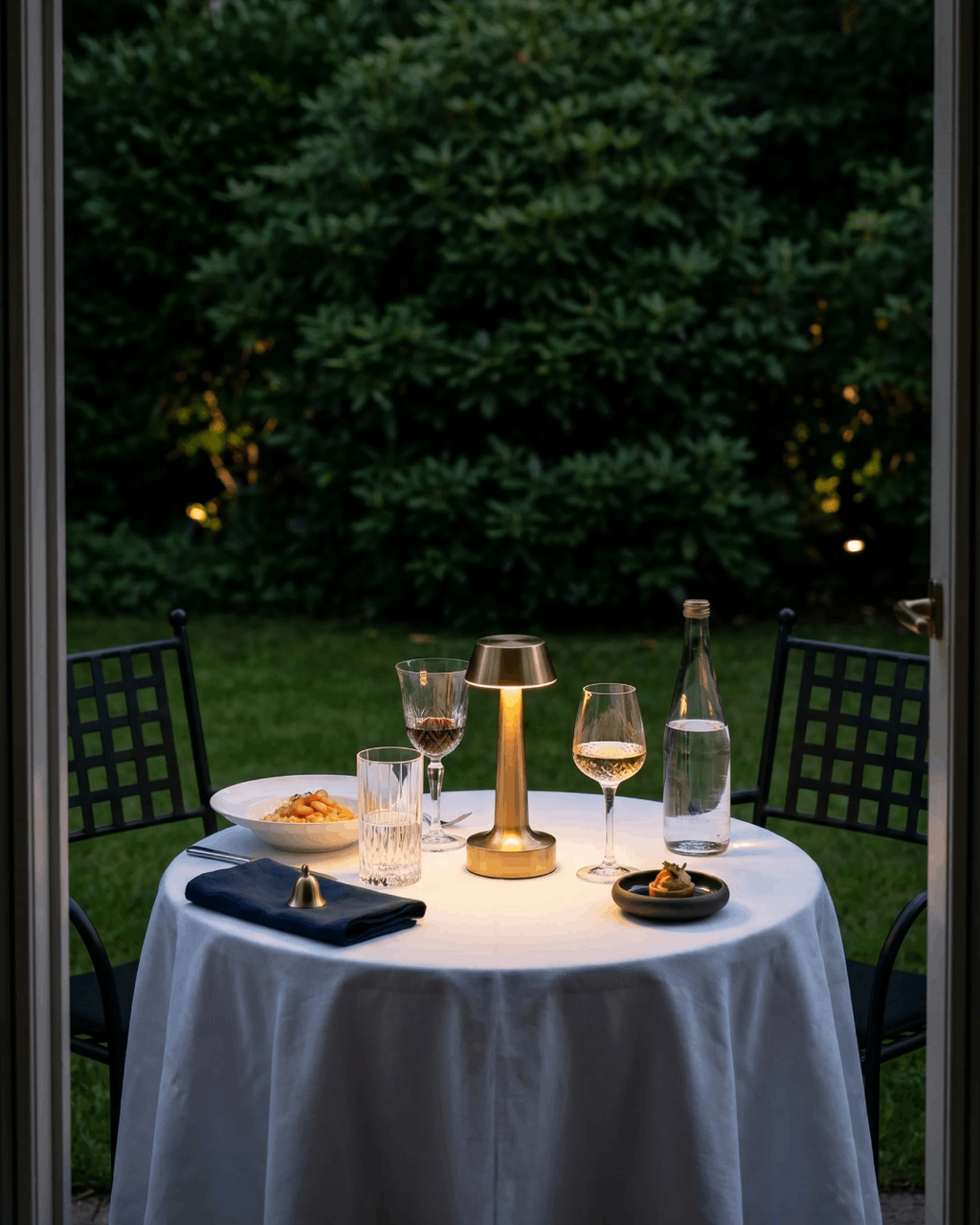 Elegant Cordless Table Lamp with Warm Light Design | Versatile Bedside Lighting for Cozy Ambiance